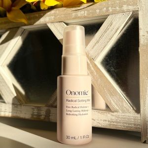 Onomie Radical Setting Mist Travel Size
